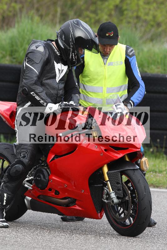 Archiv-2025/10 23.04.2025 Cornu Master School ADR/rot-rouge/54